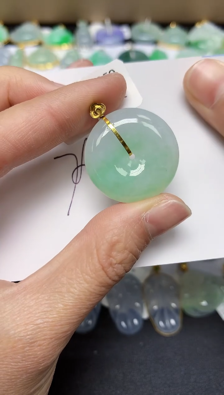 翡翠18K金镶嵌颈饰 天然翡翠A货