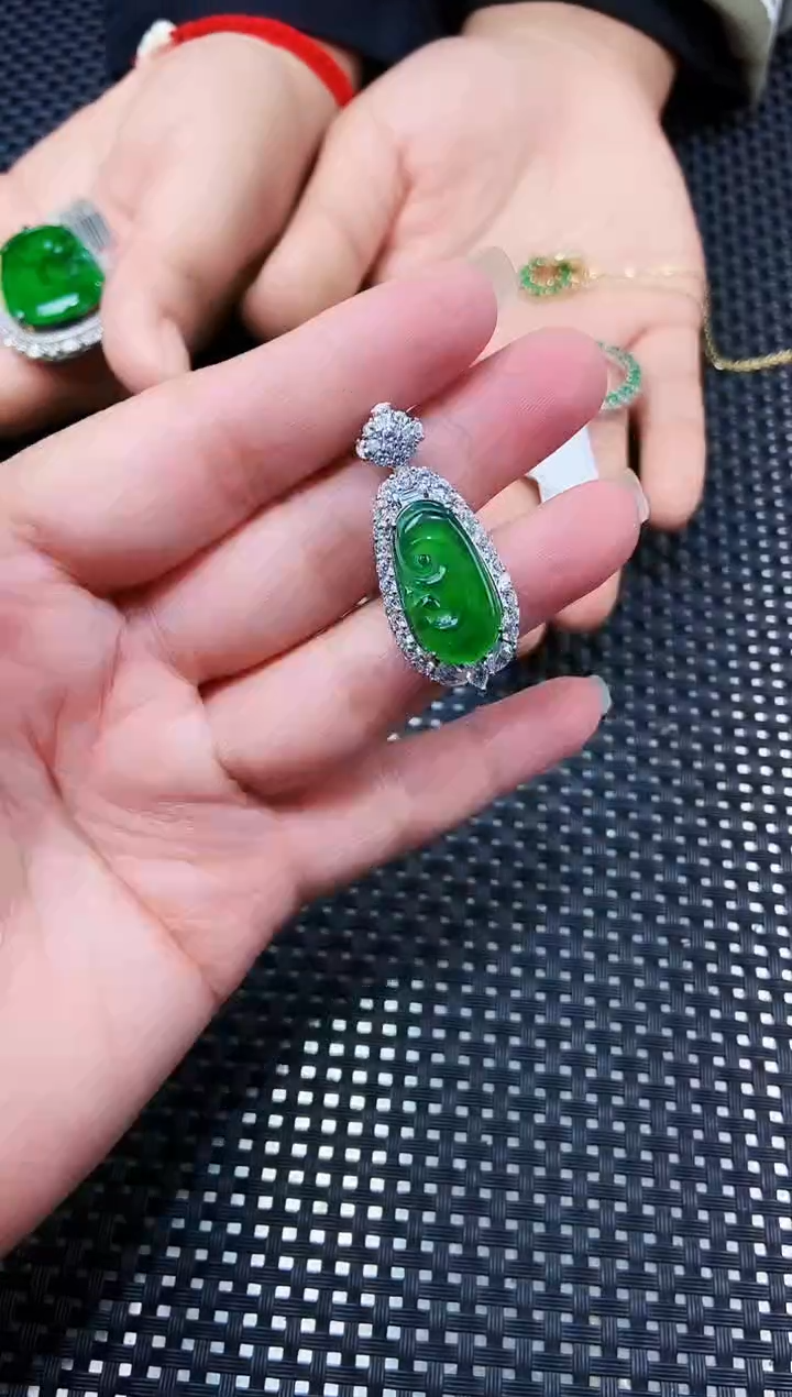 【闪购商品】翡翠吊坠(不含链)未镶嵌111111111