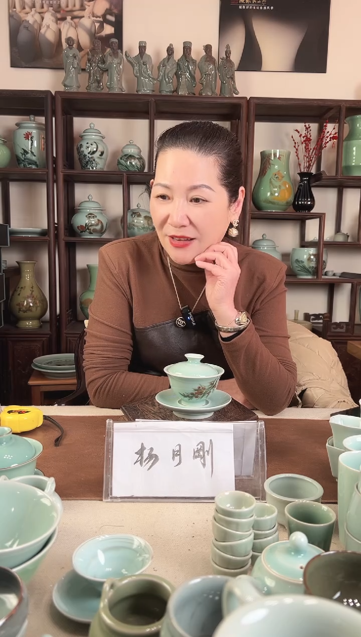 釉中彩 桃花画 三才盖碗L