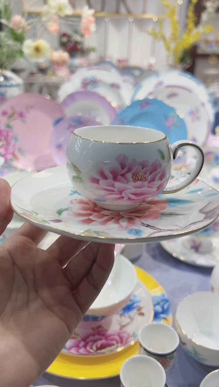 【闪购商品】骨瓷100毫升杯碟