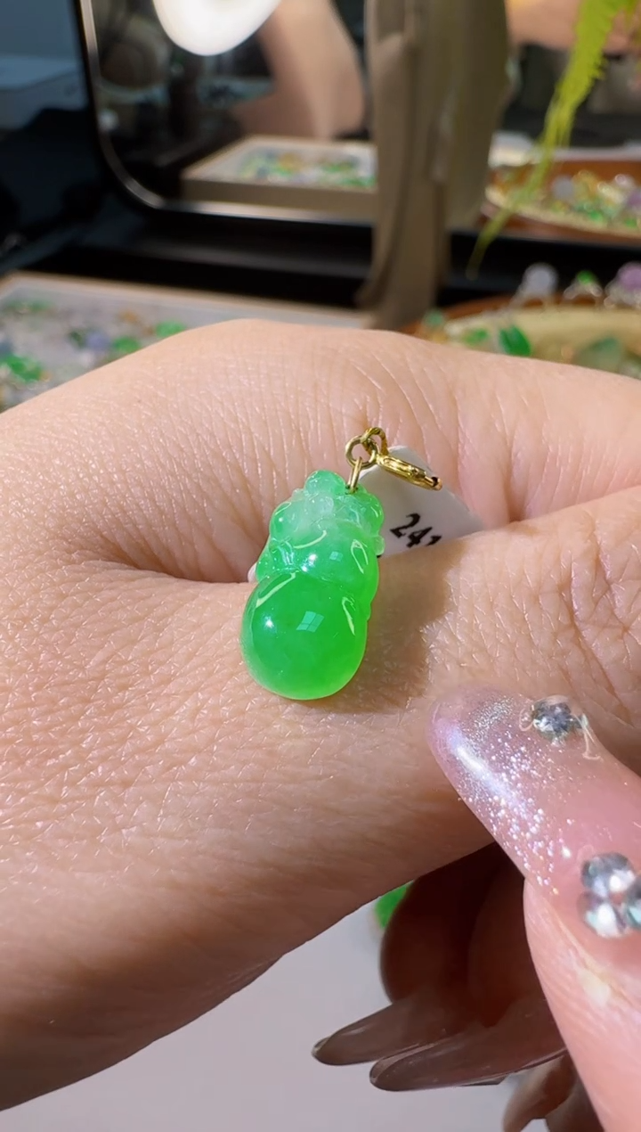 【闪购商品】翡翠颈饰18K金镶嵌缅甸翡翠A货吊坠