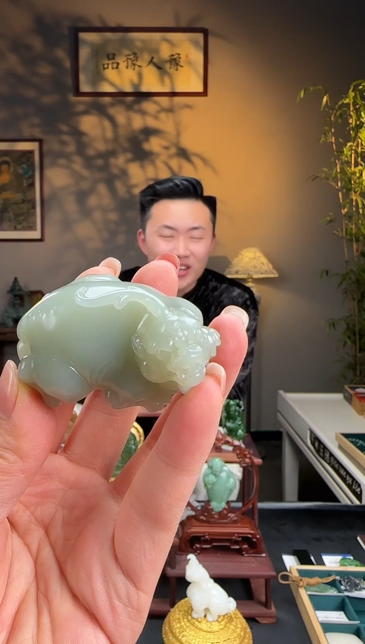 未镶嵌和田玉把件手工精雕貔貅