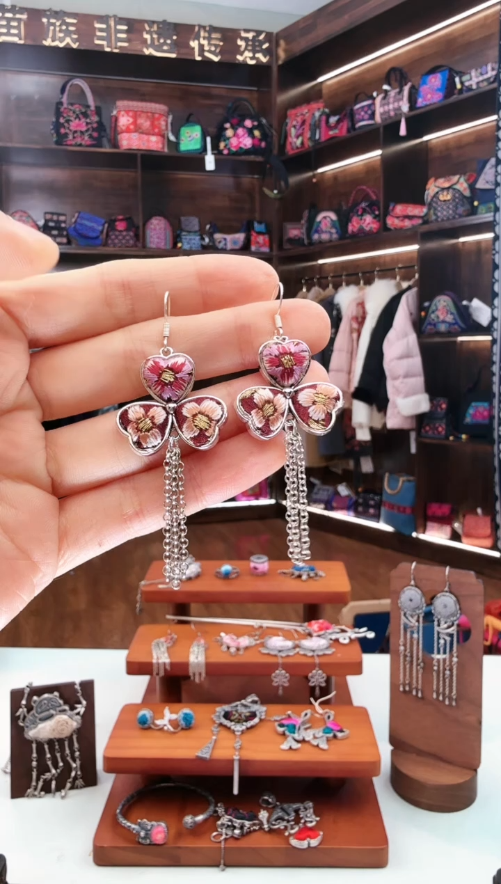 【闪购商品】织绣228蚩梦苗族古绣