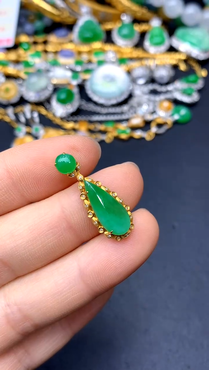 颈饰18K金镶嵌翡翠262-中国好珍宝