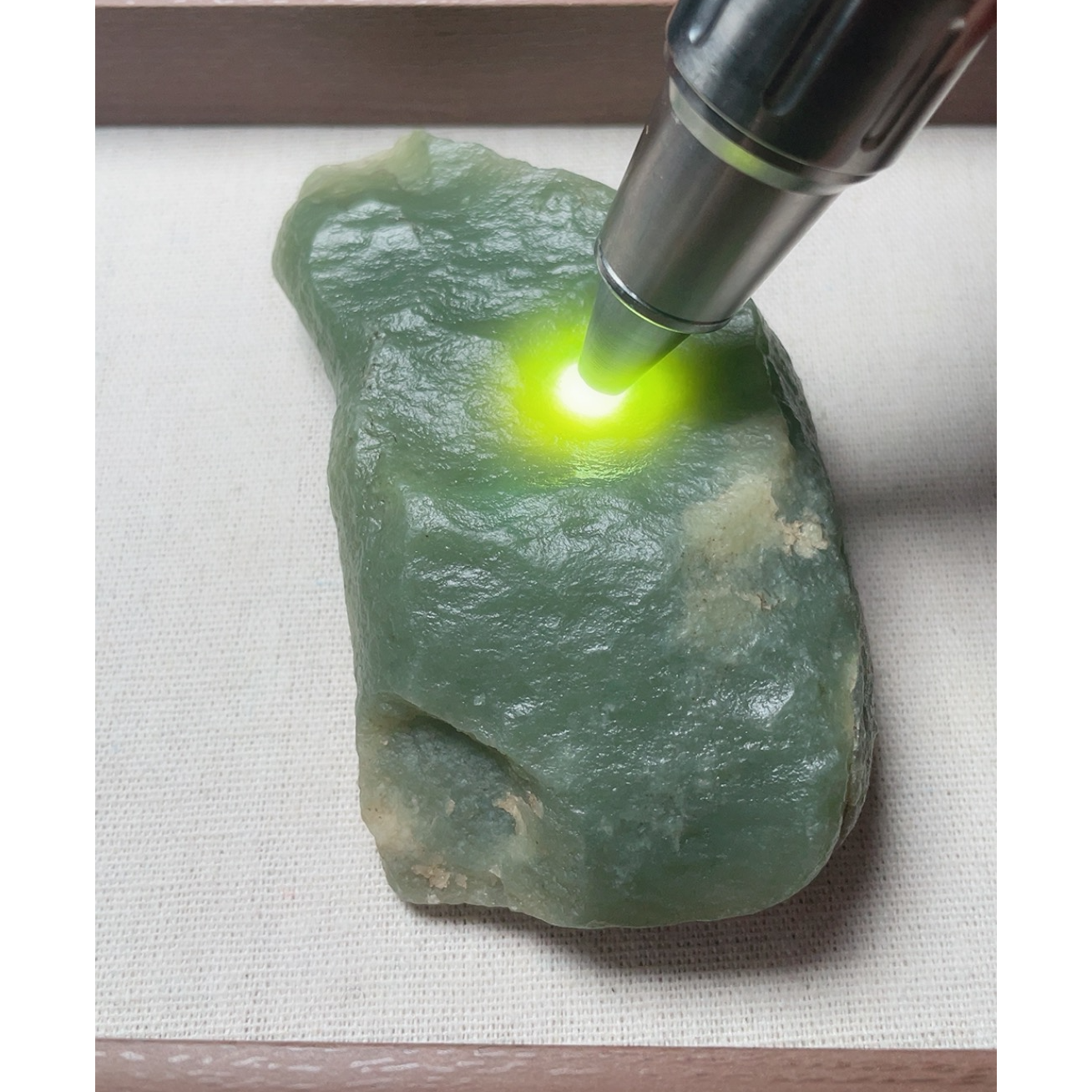 新疆和田玉戈壁玉原石 造型独特 完美无修 适合作茶宠等小摆件