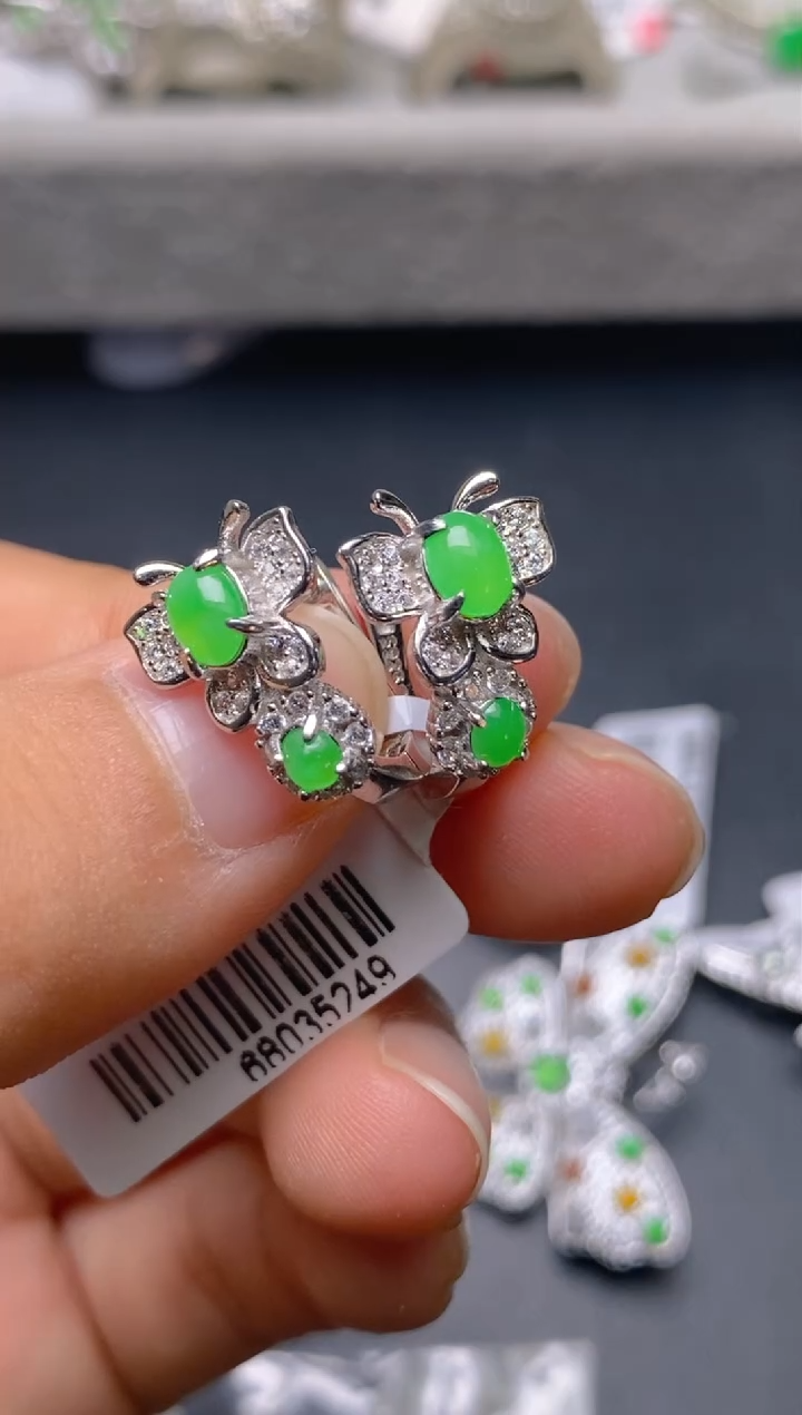 银S925镶嵌戒指翡翠百内无证书