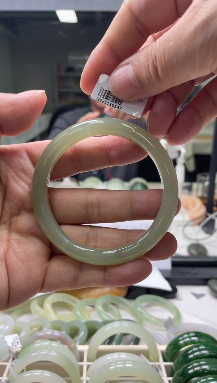 【闪购商品】和田玉手镯未镶嵌64-65圈口0147