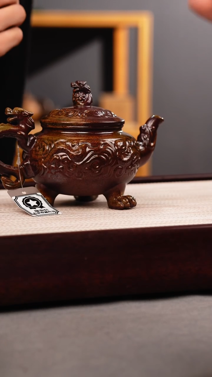 茶壶紫砂段泥 落釉烧 三足龙尊 刻绘