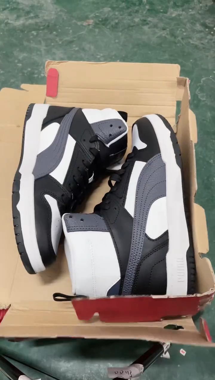 彪马时尚休闲运动鞋41M  GG65