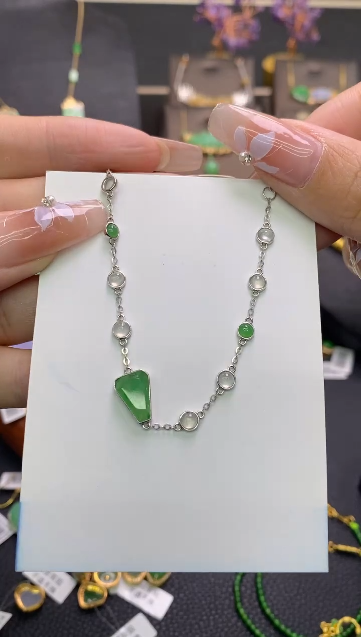 【闪购商品】翡翠颈饰18K金镶嵌净货13146