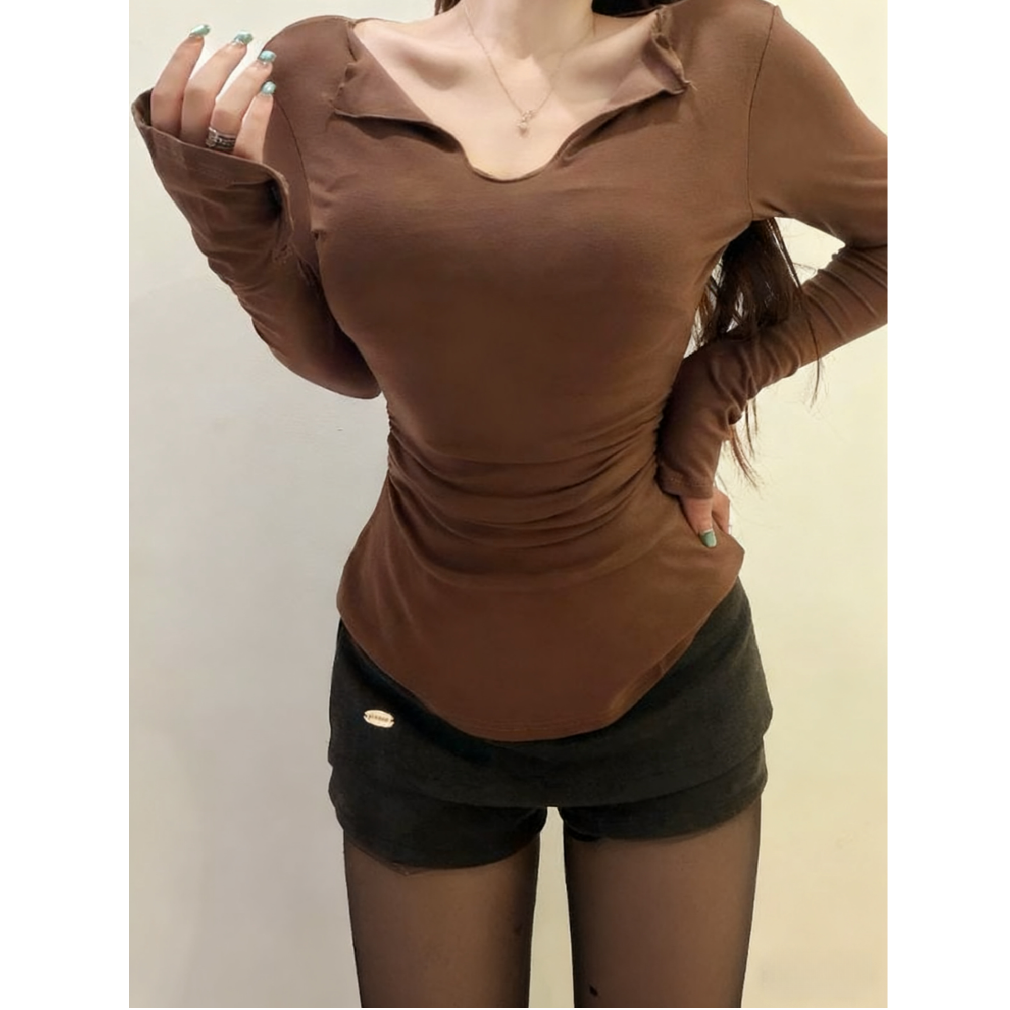 大码胖MM纯欲风黑色V领长袖T恤女秋季新款遮肉显瘦内搭打底衫上衣