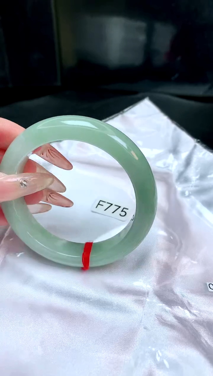 【闪购商品】翡翠手镯未镶嵌缅甸天然A货翡翠