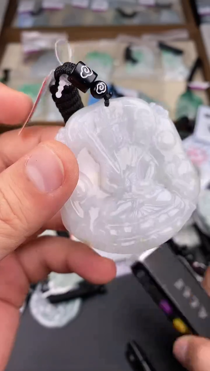 【闪购商品】翡翠颈饰未镶嵌  天然翡翠，一物一图