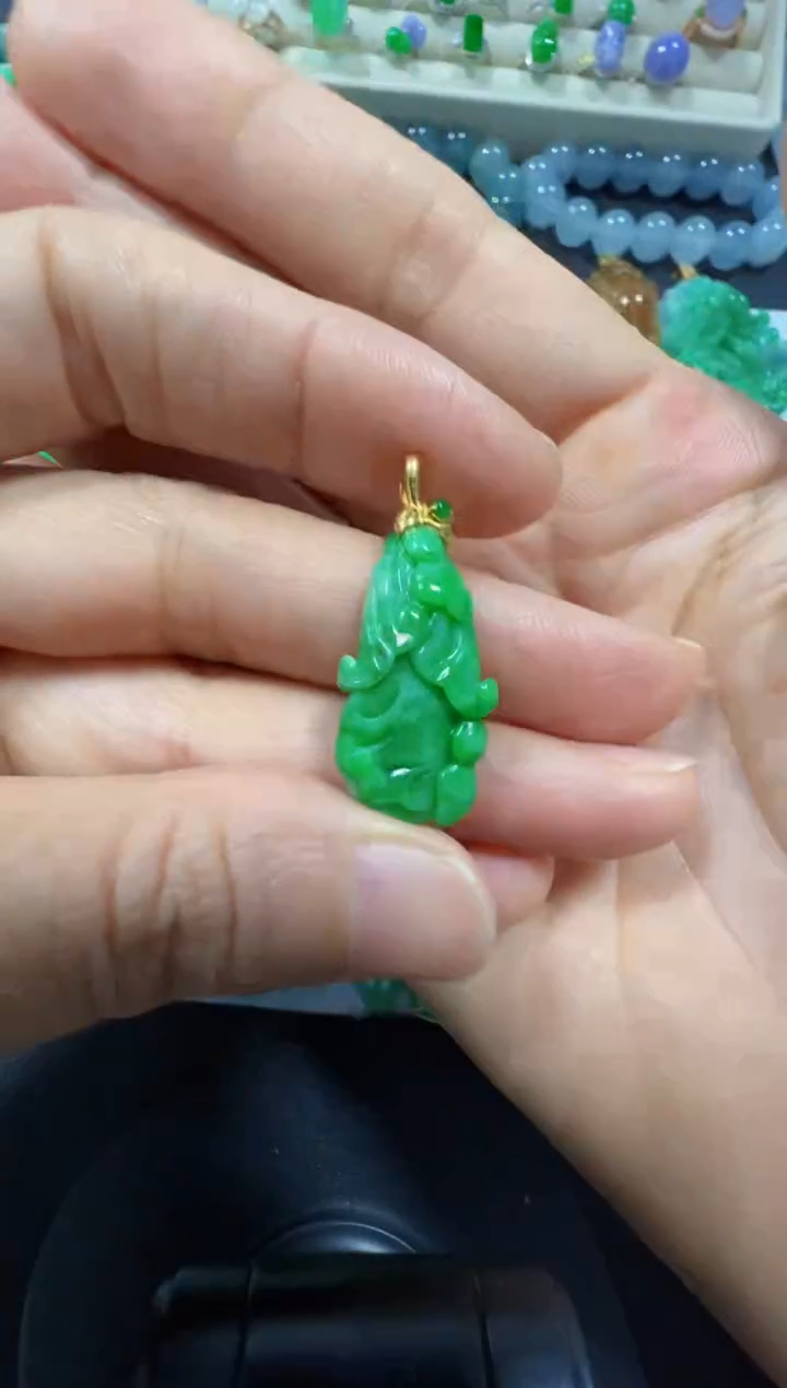 吊坠(不含链)18K金镶嵌翡翠680