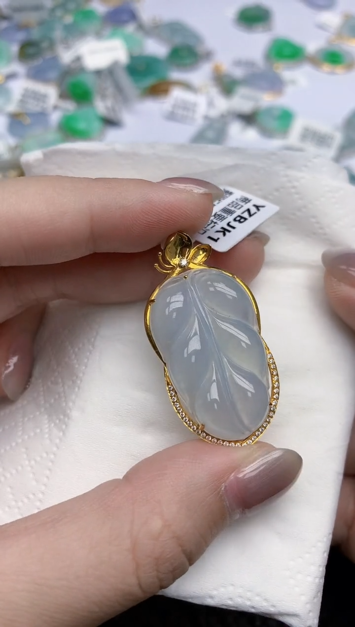 【闪购商品】翡翠颈饰18K金镶嵌天然翡翠A货