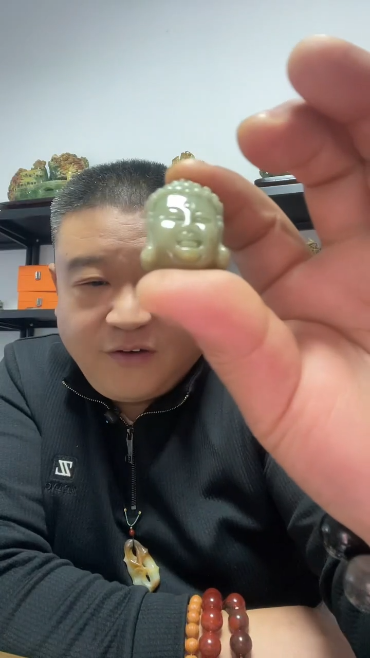 吊坠(赠链)未镶嵌翡翠黄翡佛头吊坠