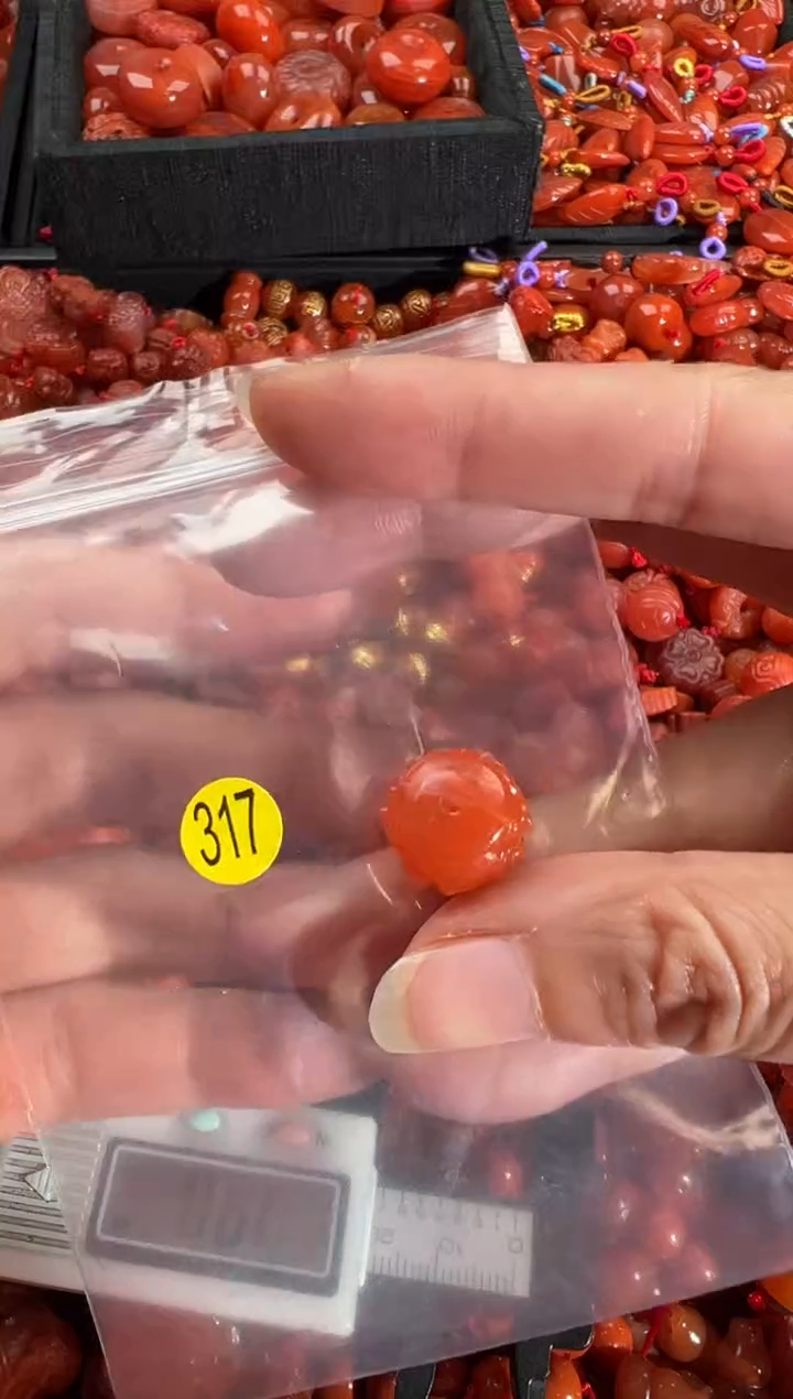 【闪购商品】南红玛瑙颈饰未镶嵌1