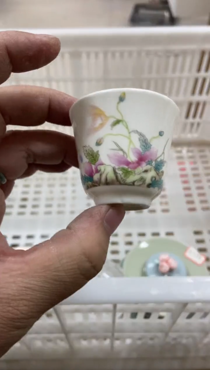 杯无运费险有瑕疵的摄影的产品有使用过的痕迹有点脏介意勿拍