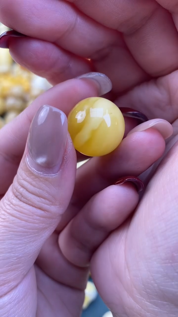 【闪购商品】琥珀裸石未镶嵌月.29