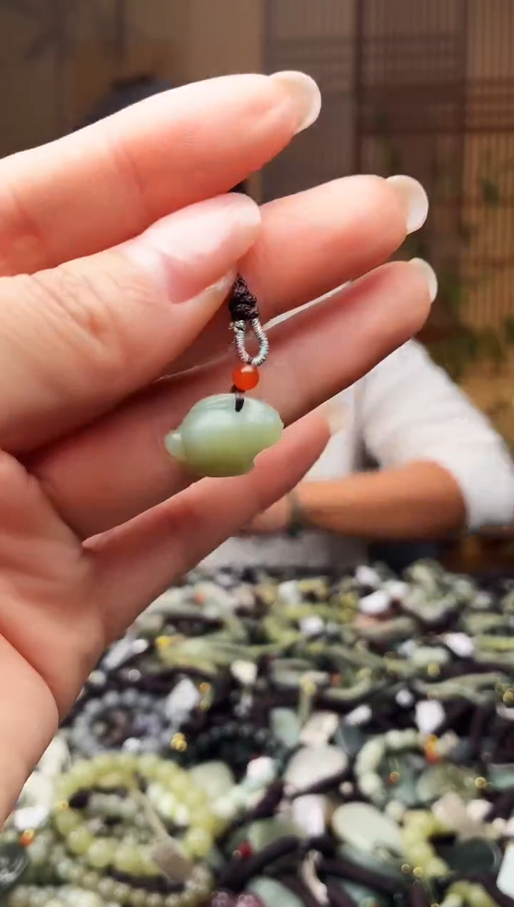 颈饰未镶嵌和田玉多样性发货，拍一发一