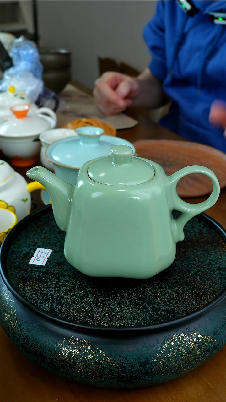 茶瓷物语福利青瓷方壶