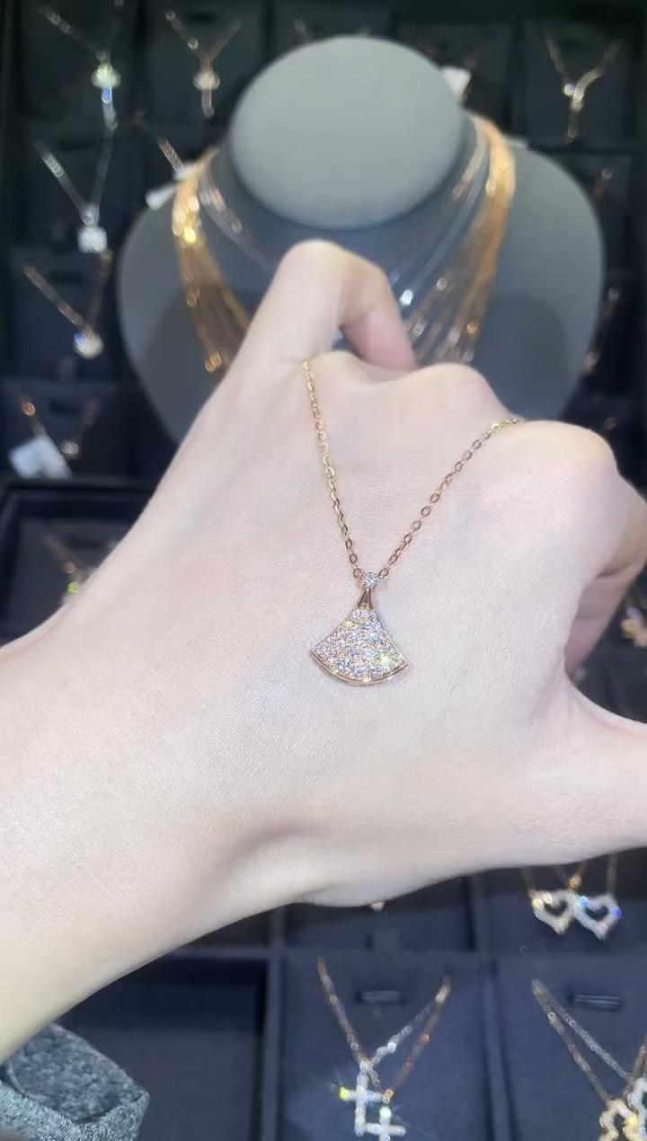 【闪购商品】钻石套链18K金镶嵌18K金玫  多人 裙子