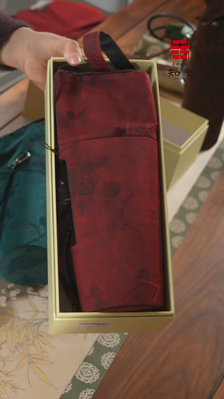 【闪购商品】织绣传家壶袋···········