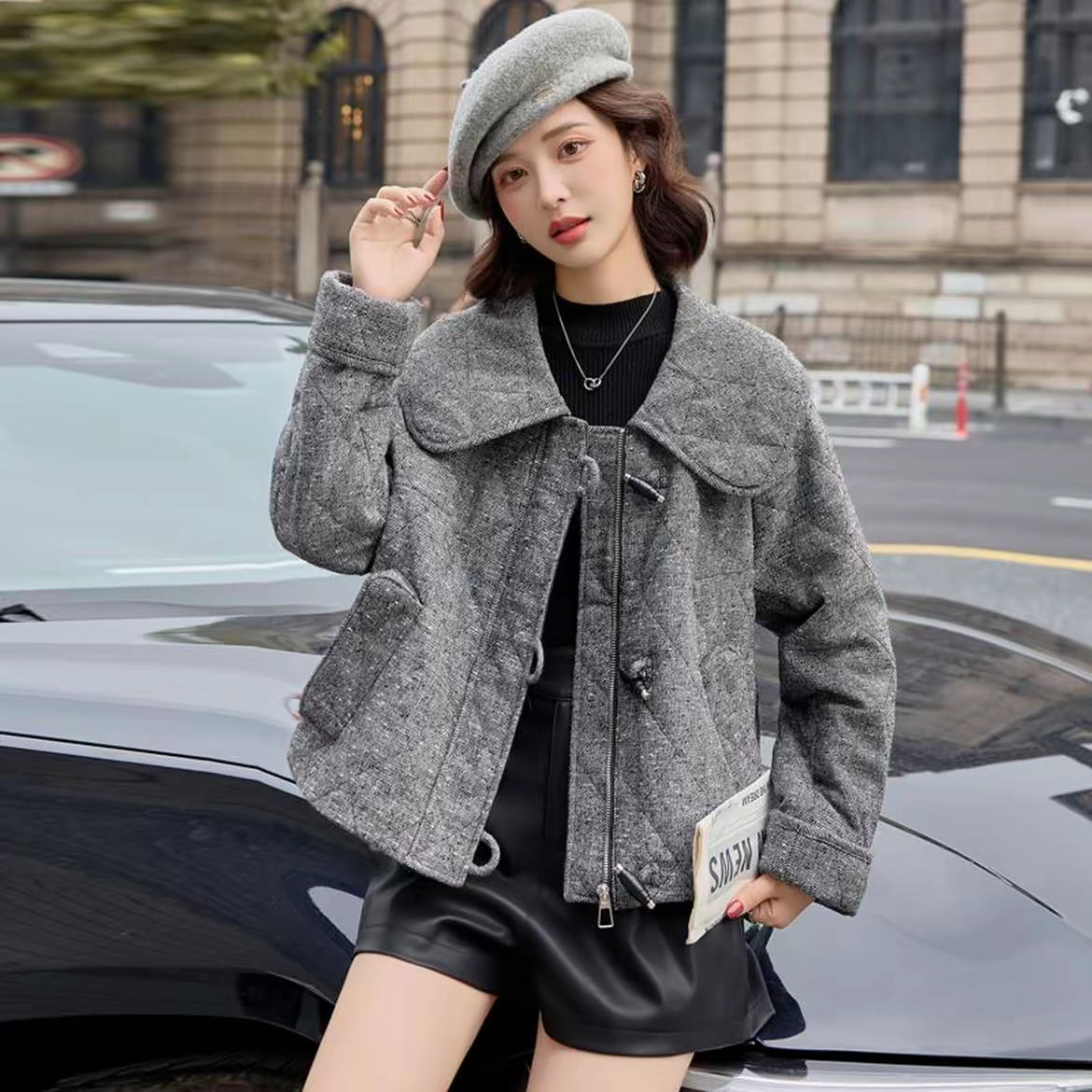 25B12【衣长55】大翻领毛呢加棉外套女牛角扣羊毛短款时尚洋气外套