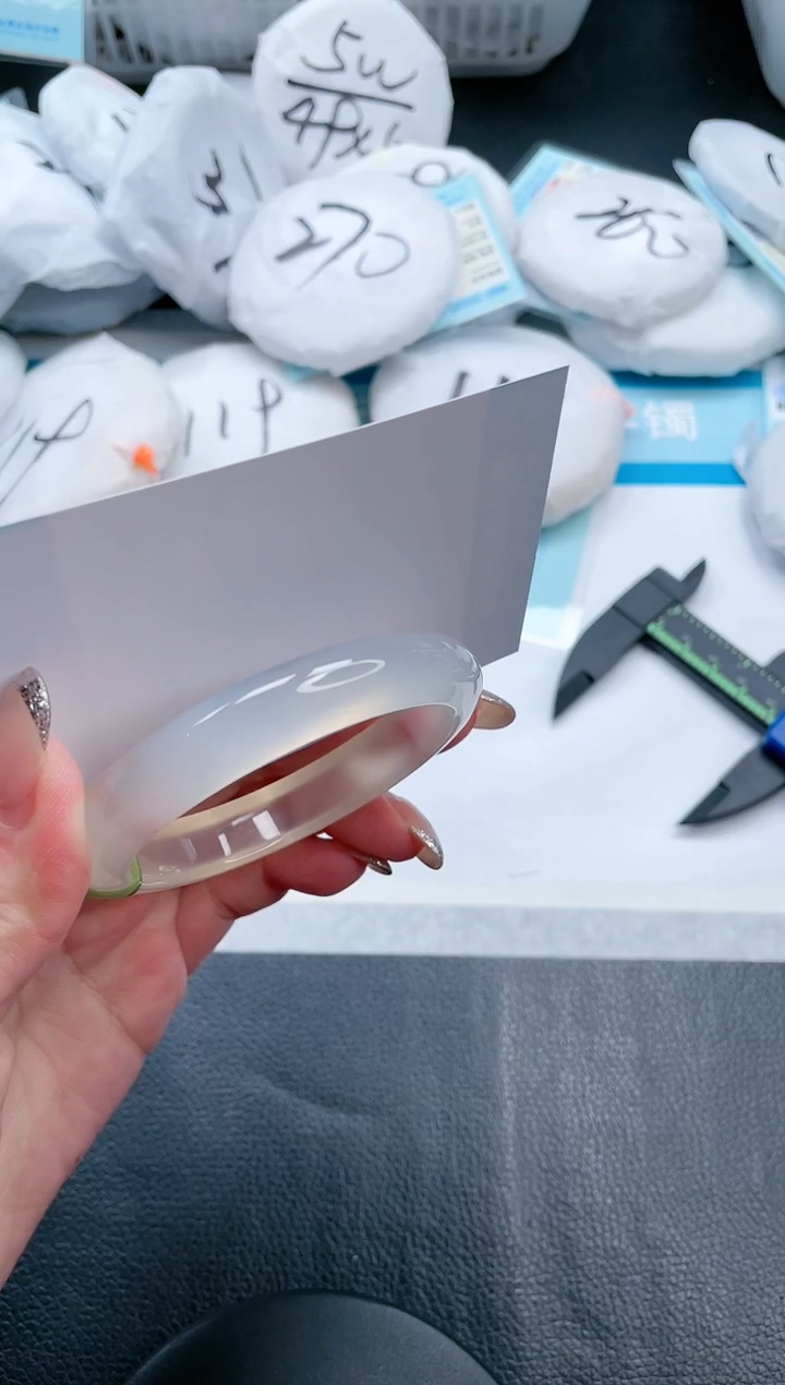 【闪购商品】石英质玉手镯未镶嵌13V380-54