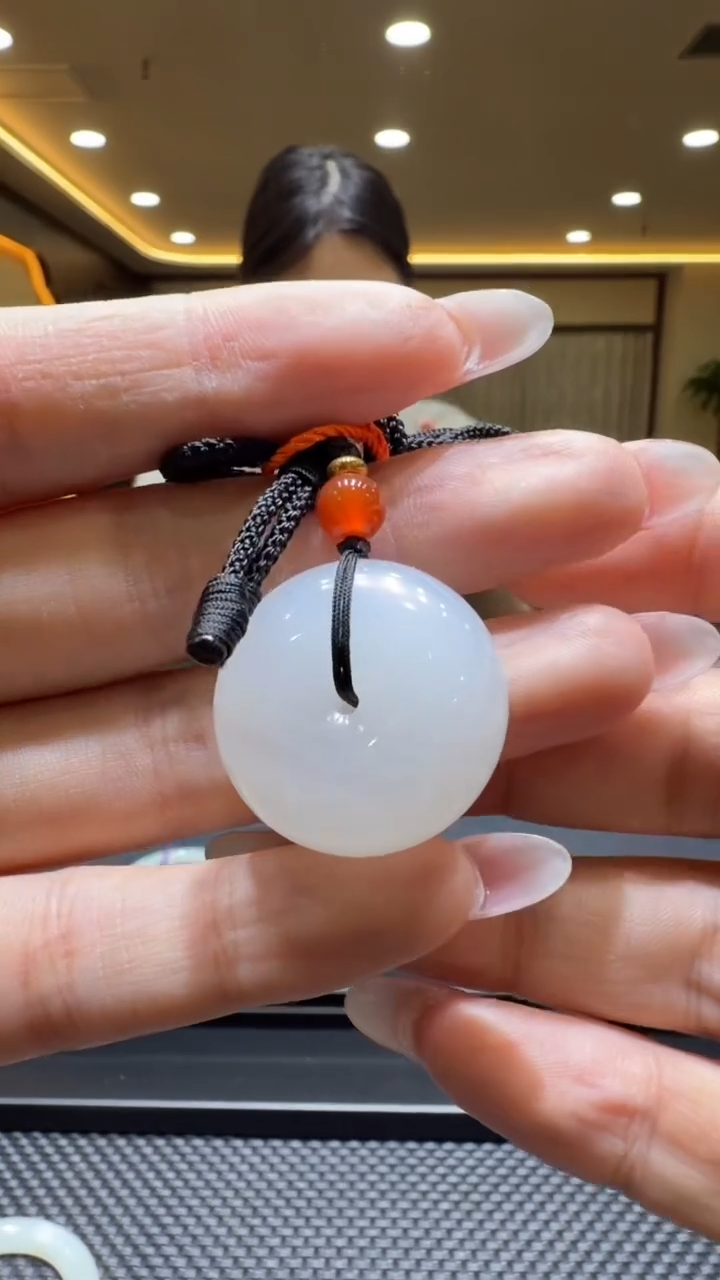 颈饰未镶嵌和田玉挂件