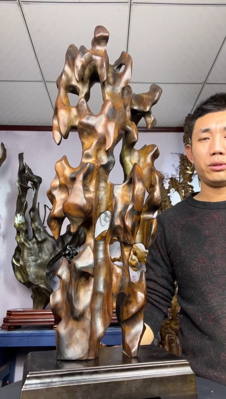 金丝楠木雕款飞*般金丝楠木工艺品摆件