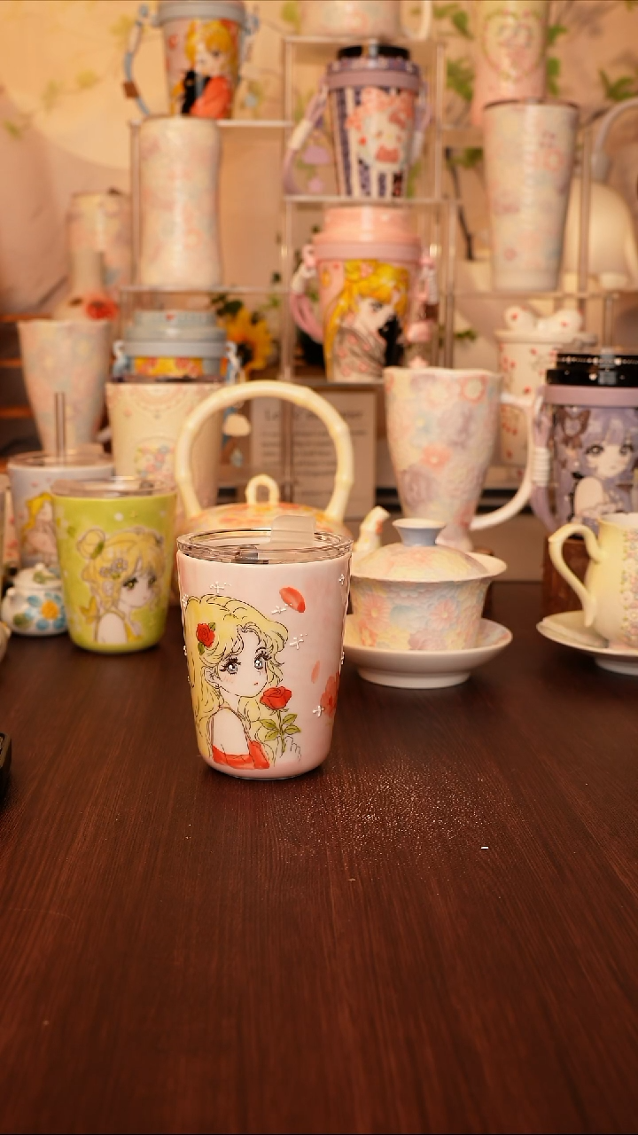 陶景德镇手绘的杯子  