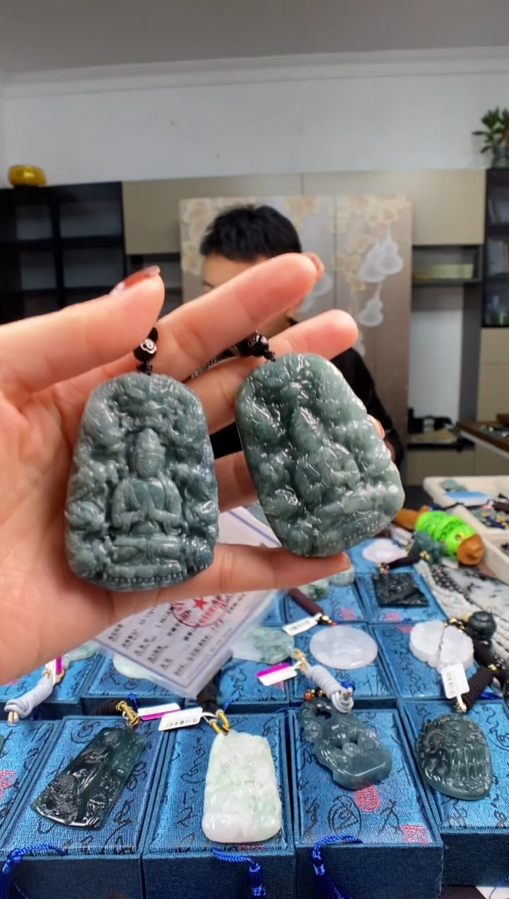 颈饰未镶嵌翡翠 多样性发其一