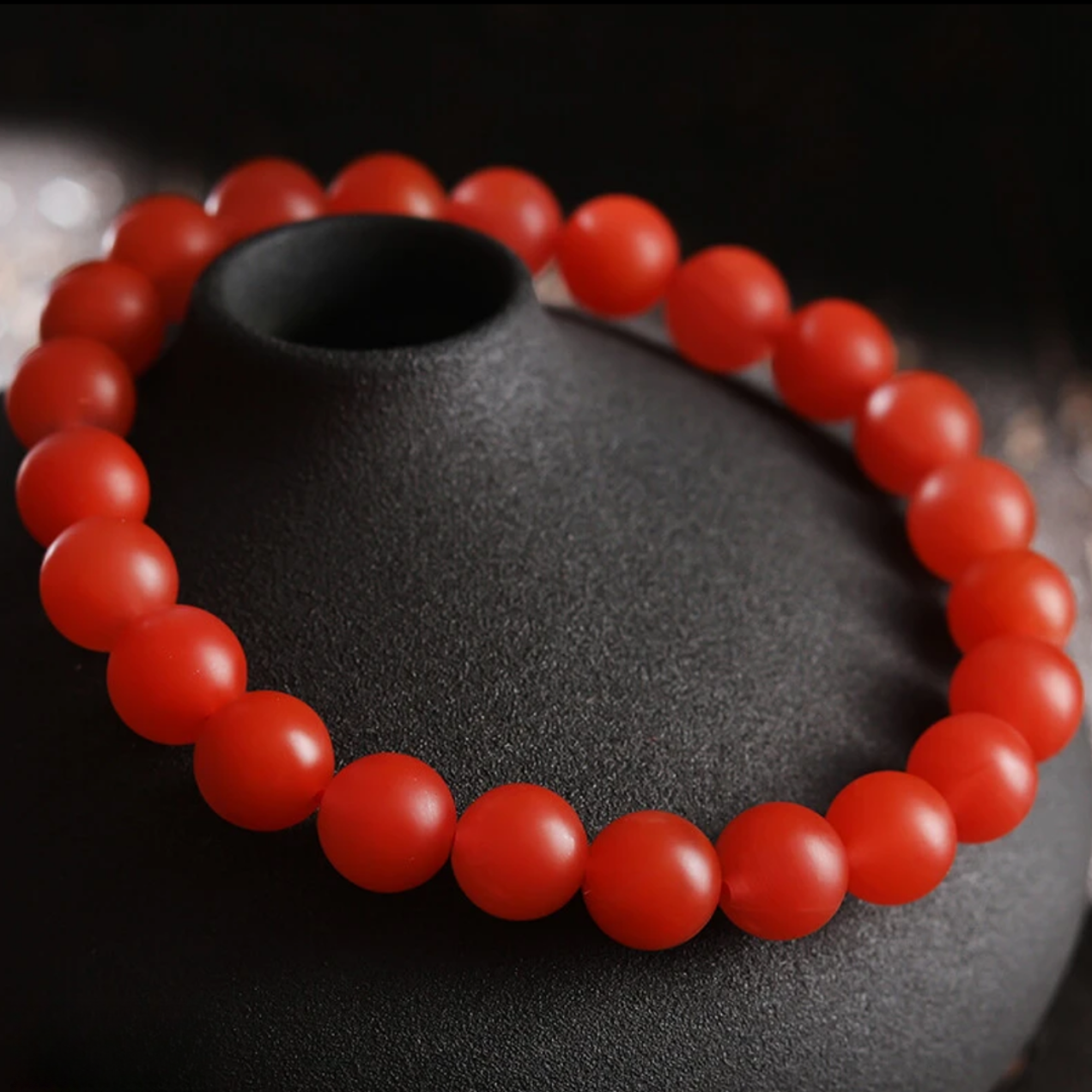 卡8磨砂滴水洞锦红满肉全玉化玛瑙手串