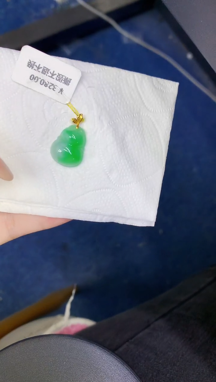 颈饰18K金镶嵌翡翠缅甸天然翡翠a货