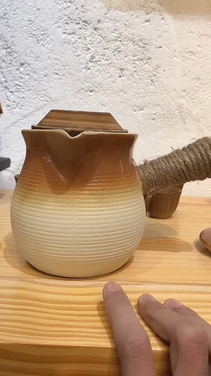 【闪购商品】1000ml美人罐罐壶+木盖  嘻嘻嘻