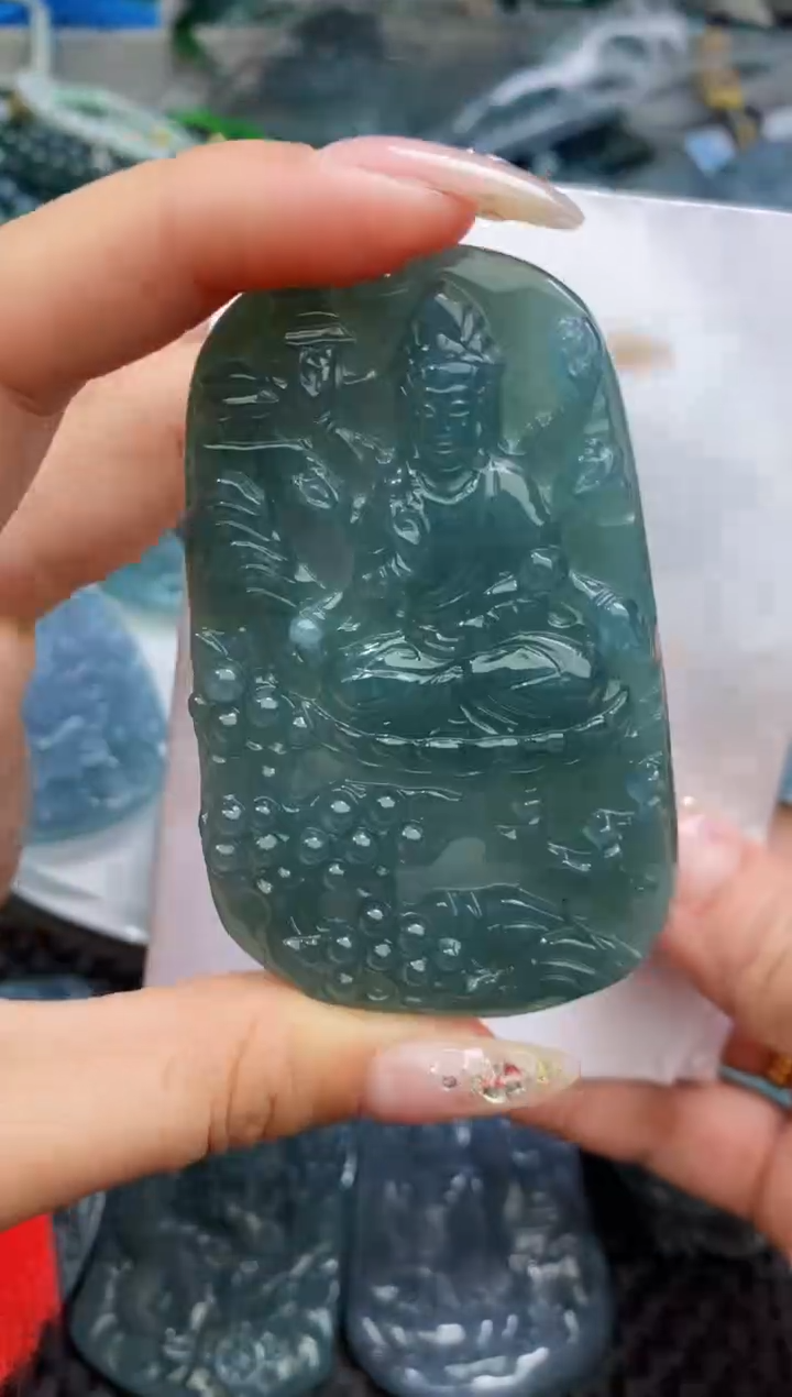 【闪购商品】翡翠颈饰未镶嵌          