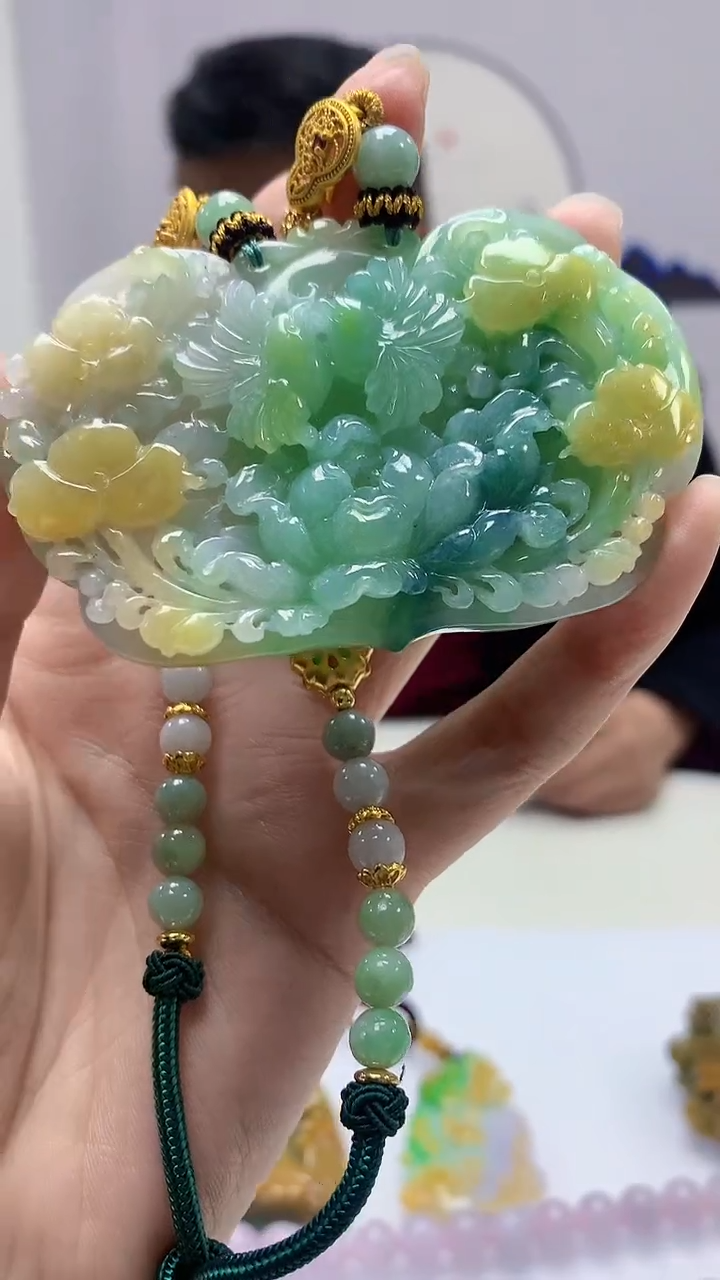 【闪购商品】定制翡翠未镶嵌4969zm-毛货挂件189