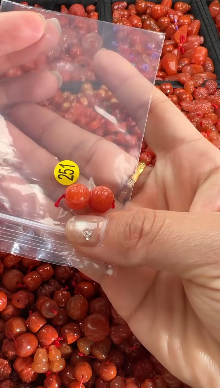 【闪购商品】南红玛瑙颈饰未镶嵌1