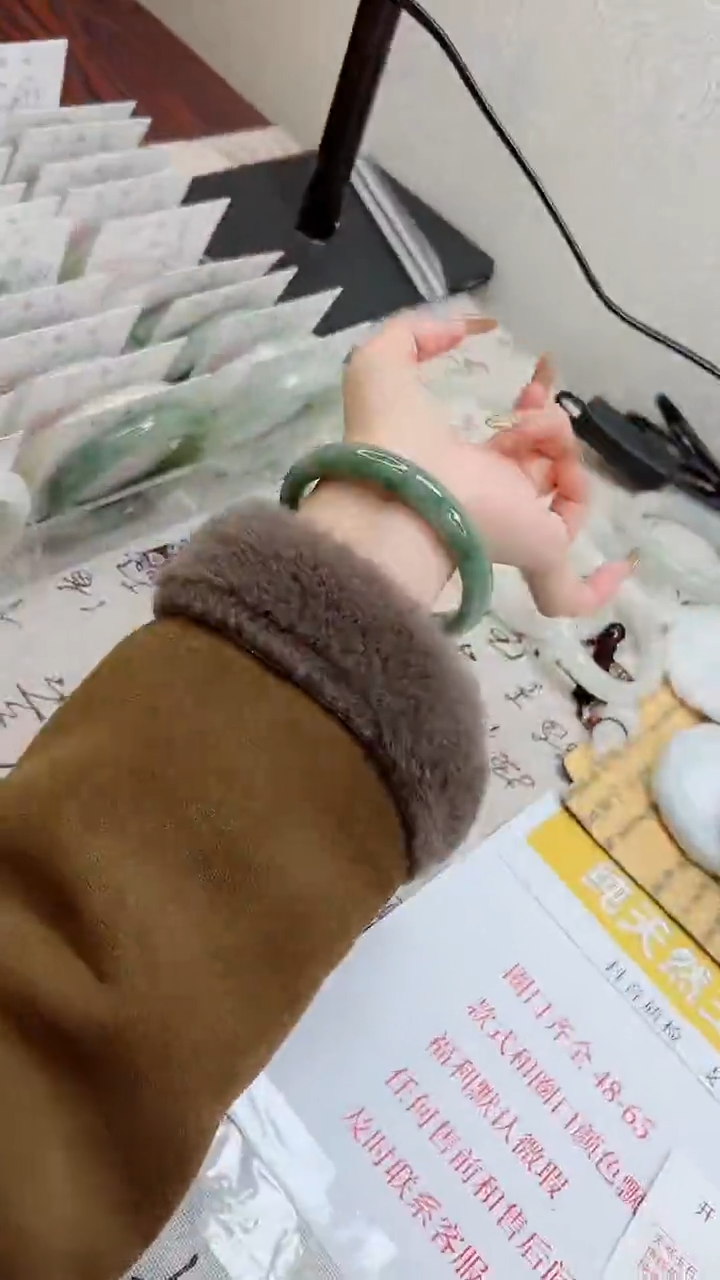 【闪购商品】石英质玉手镯未镶嵌K30-60.8