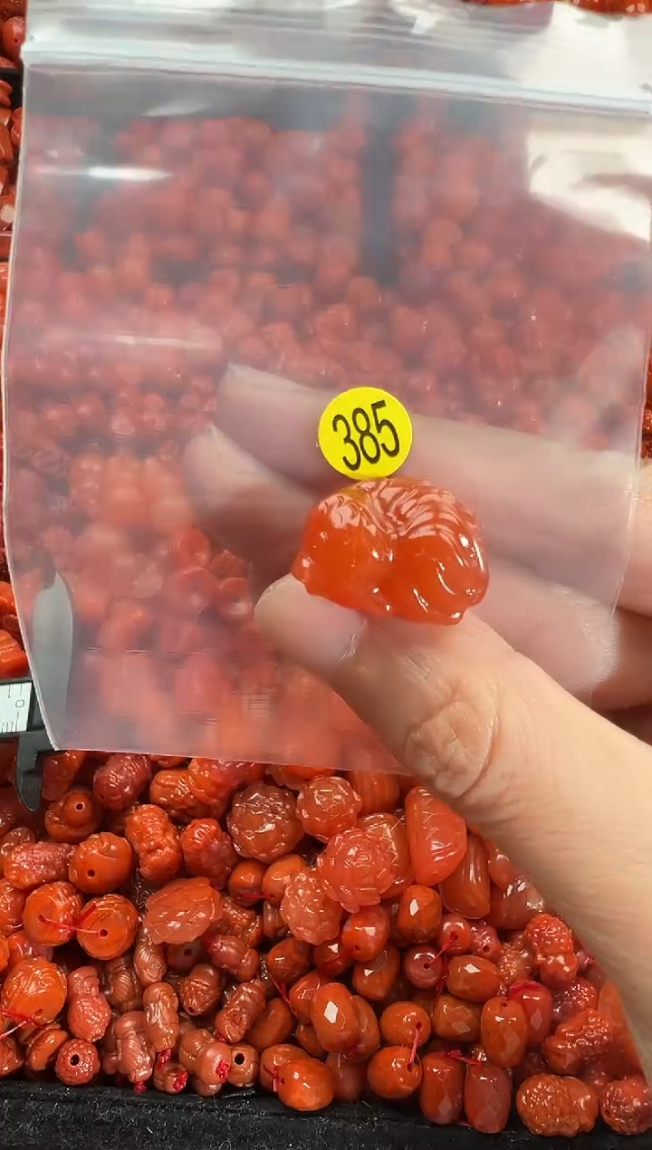 颈饰未镶嵌南红玛瑙1