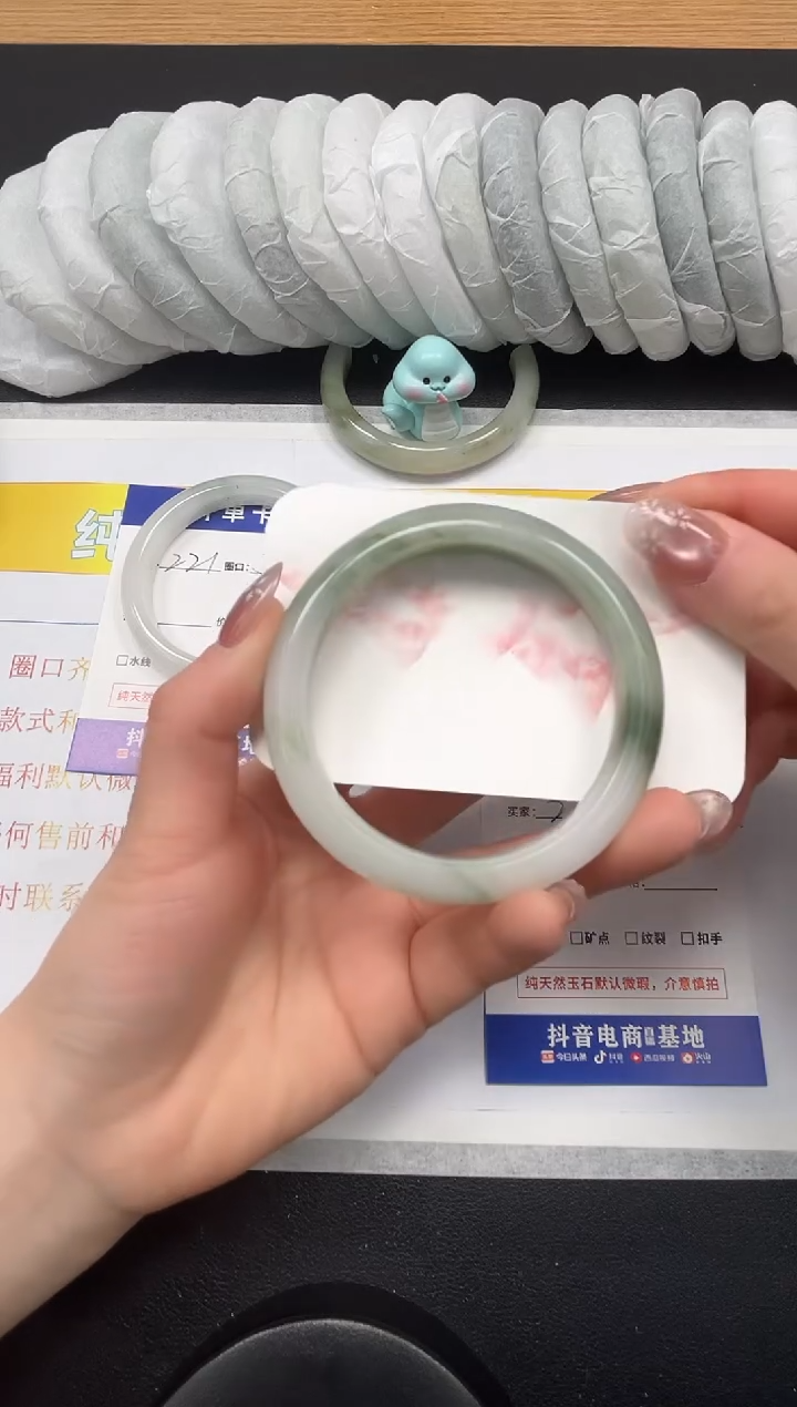 【闪购商品】石英质玉手镯未镶嵌222-57.9