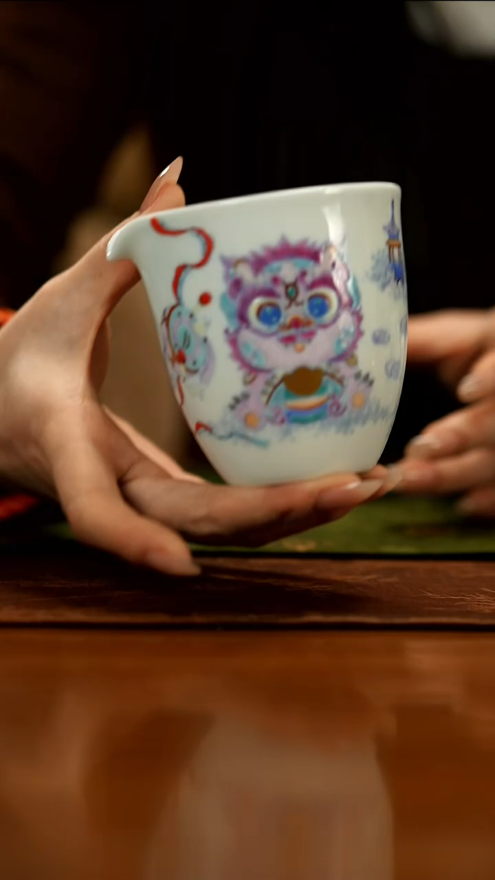 【闪购商品】瓷片冉月             