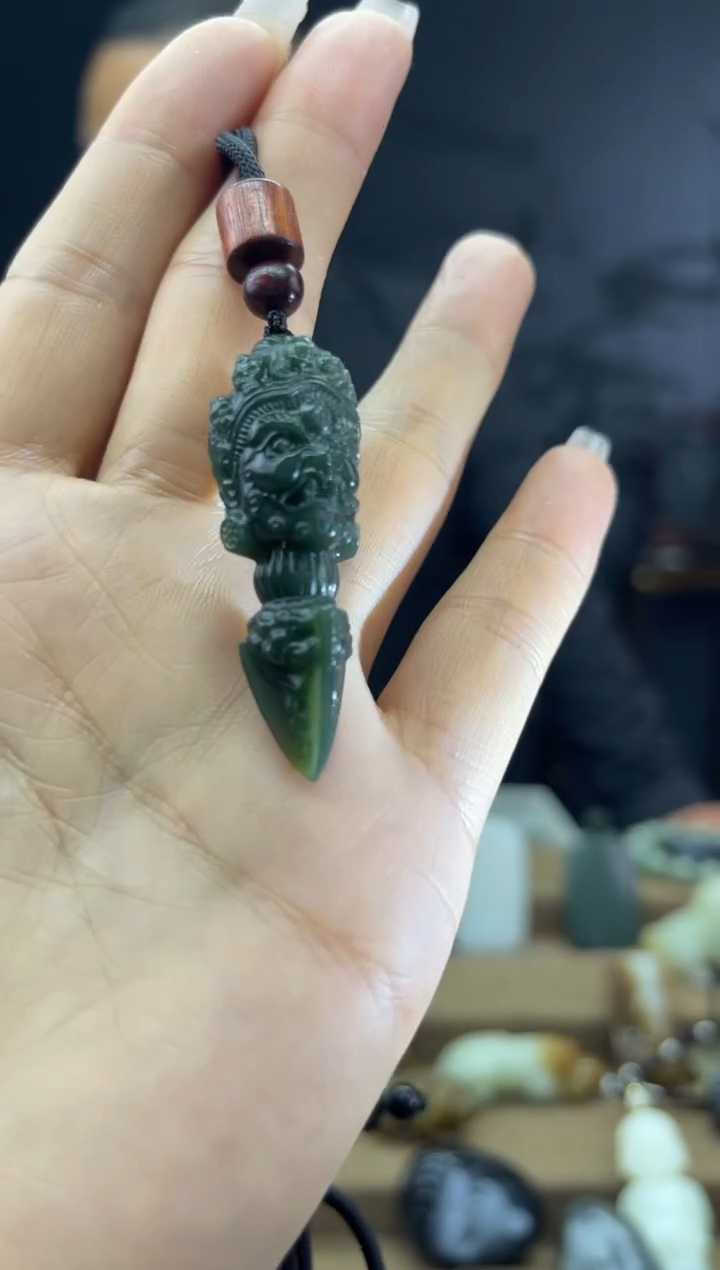 颈饰未镶嵌和田玉1