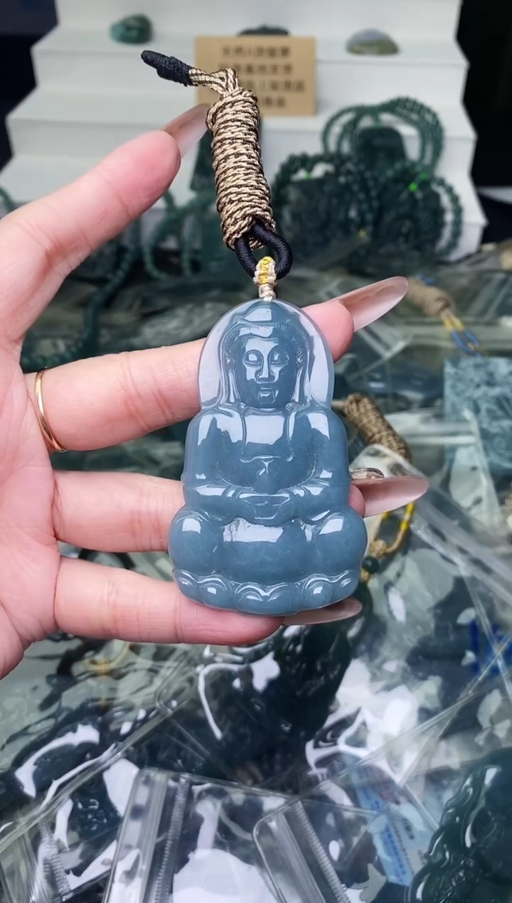 颈饰未镶嵌翡翠 