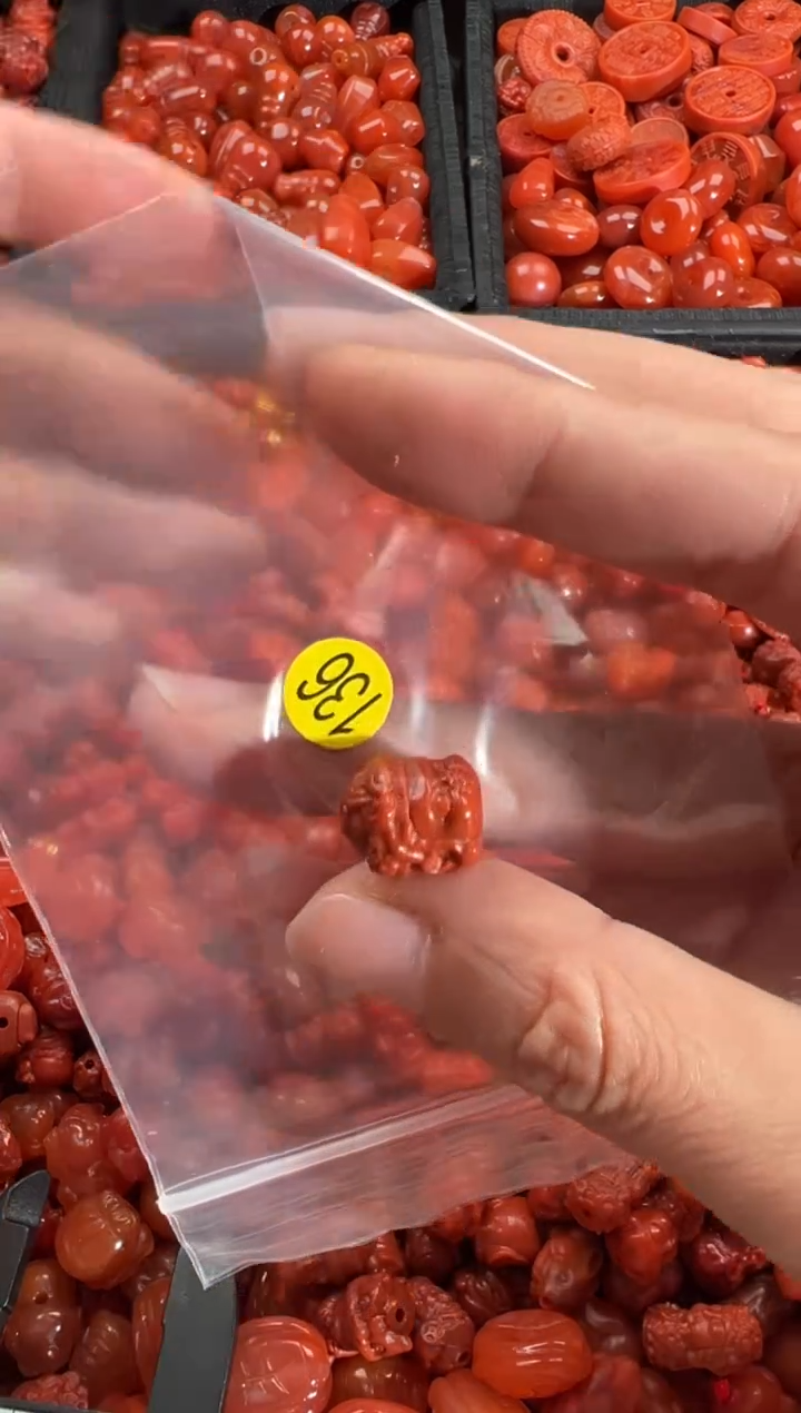 【闪购商品】南红玛瑙颈饰未镶嵌1