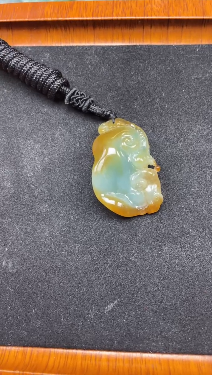 【闪购商品】翡翠颈饰未镶嵌如意