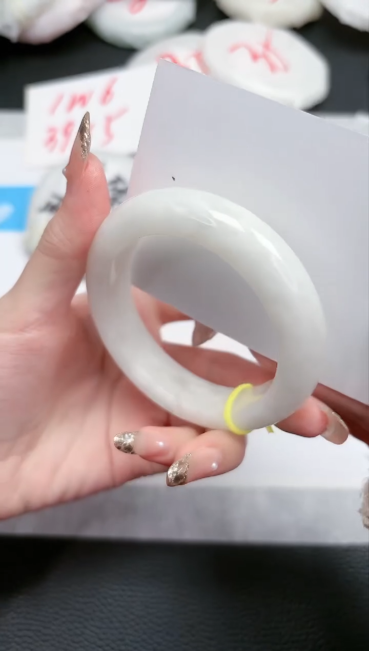 【闪购商品】和田玉手镯未镶嵌243-56.3