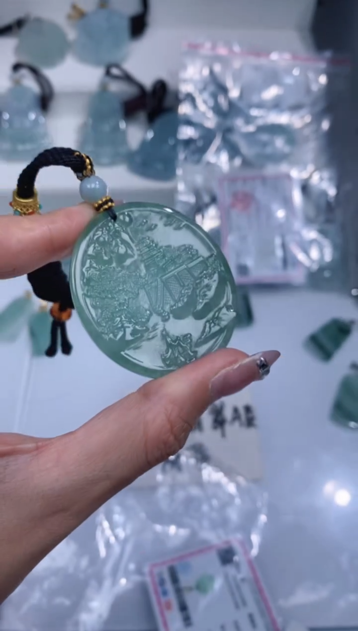 颈饰未镶嵌翡翠吊坠