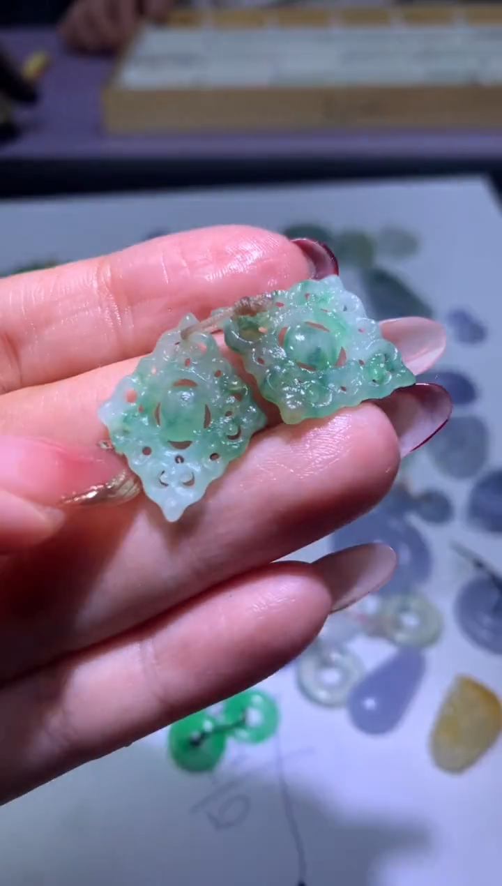 【闪购商品】定制翡翠未镶嵌毛货